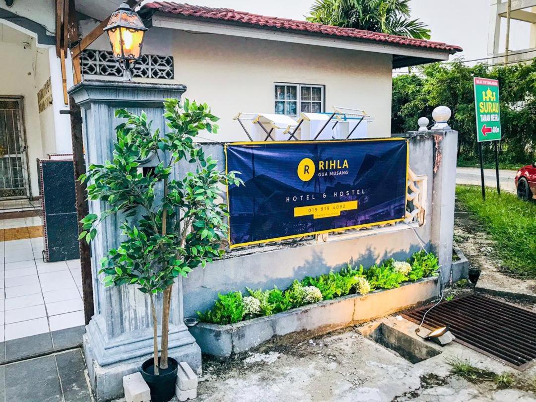 Rihla Dataran Tengah Ostello Gua Musang Esterno foto