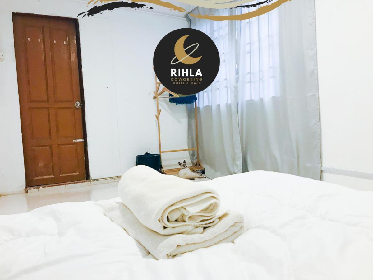 Rihla Dataran Tengah Ostello Gua Musang Esterno foto